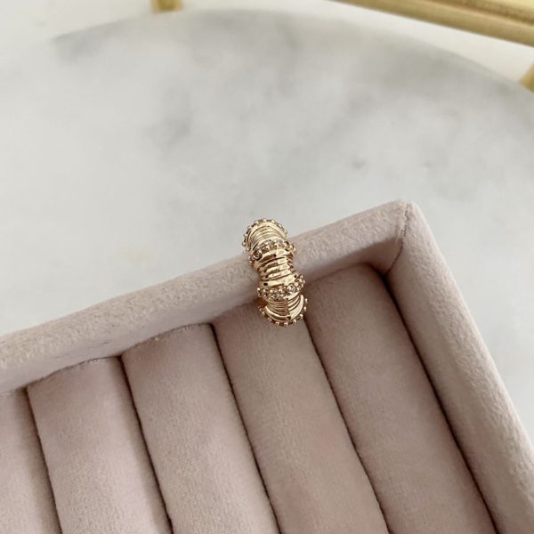 Daphne Earcuff